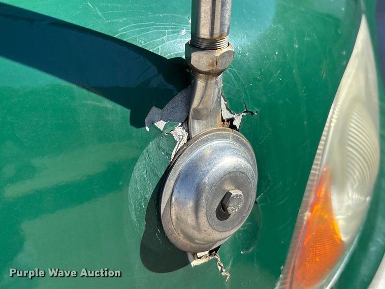 image for item FG1014 2016 Mack CXU613 semi truck