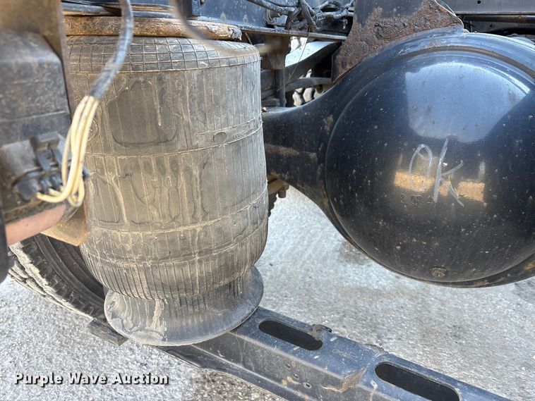 image for item FG1014 2016 Mack CXU613 semi truck