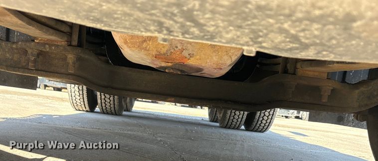 image for item FG1014 2016 Mack CXU613 semi truck