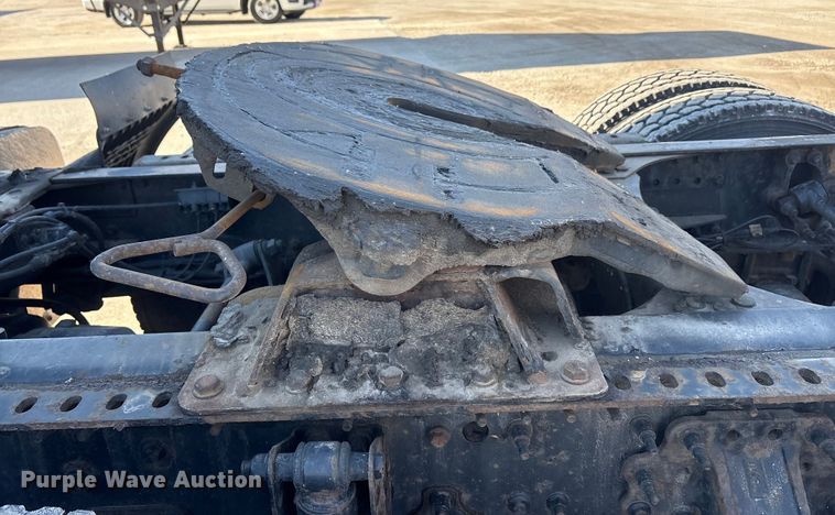 image for item FG1014 2016 Mack CXU613 semi truck