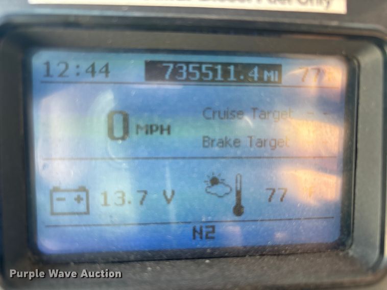 image for item FG1014 2016 Mack CXU613 semi truck