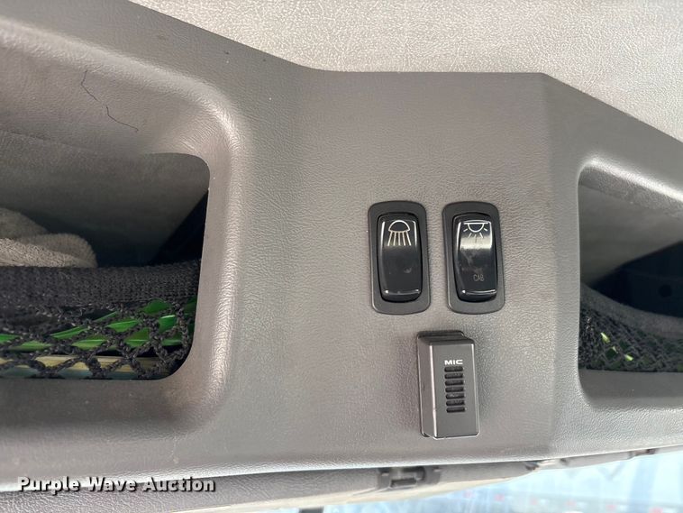 image for item FG1014 2016 Mack CXU613 semi truck