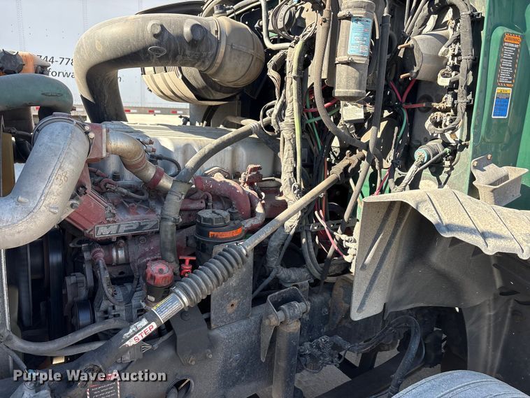 image for item FG1014 2016 Mack CXU613 semi truck