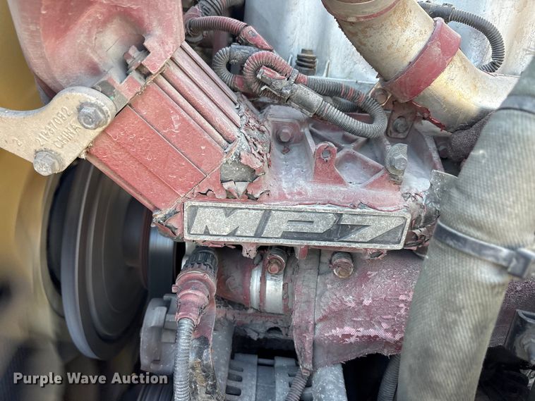 image for item FG1014 2016 Mack CXU613 semi truck