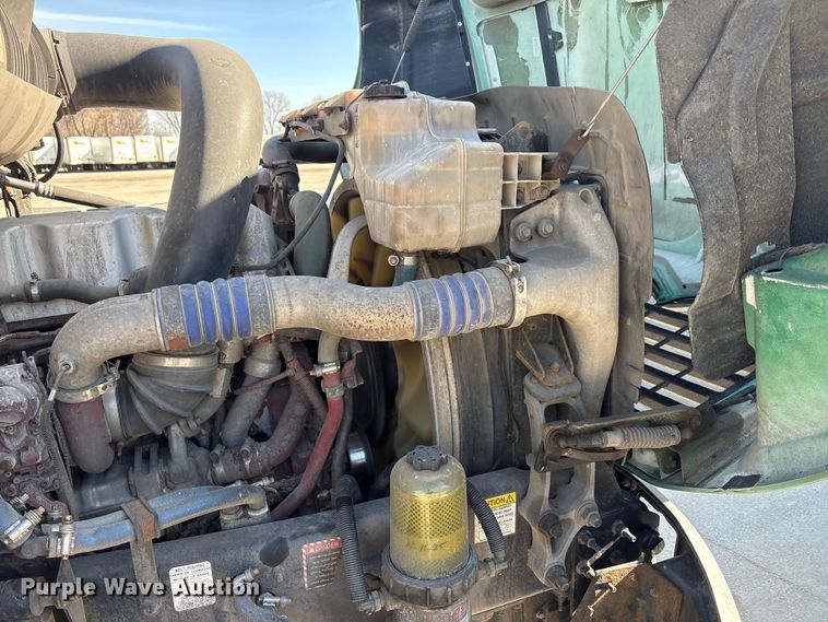 image for item FG1014 2016 Mack CXU613 semi truck