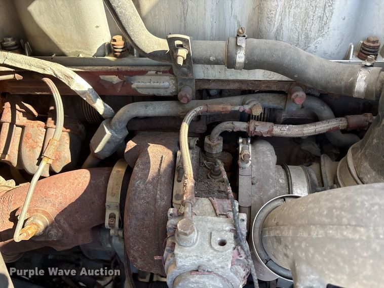 image for item FG1014 2016 Mack CXU613 semi truck