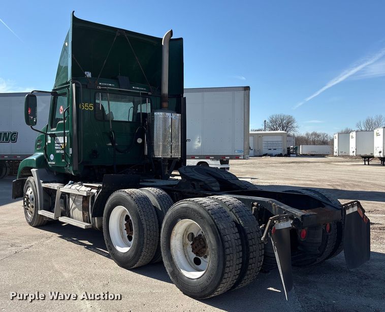 image for item FG1015 2016 Mack CXU613 semi truck