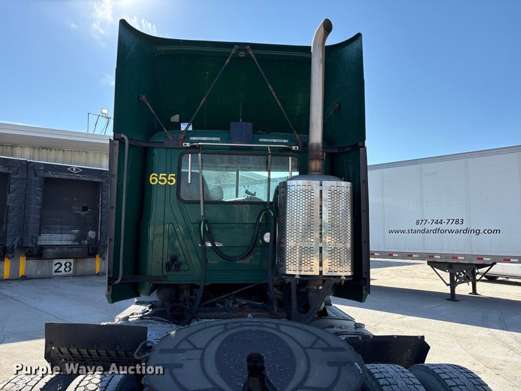 image for item FG1015 2016 Mack CXU613 semi truck