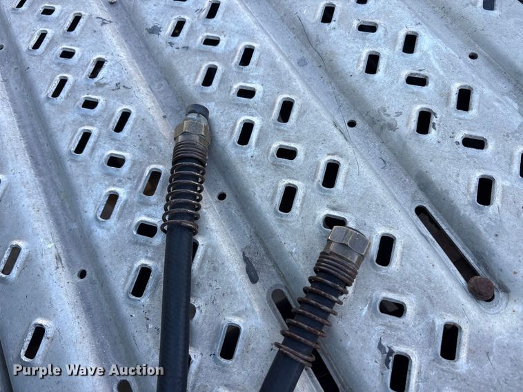 image for item FG1015 2016 Mack CXU613 semi truck