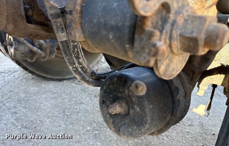 image for item FG1015 2016 Mack CXU613 semi truck