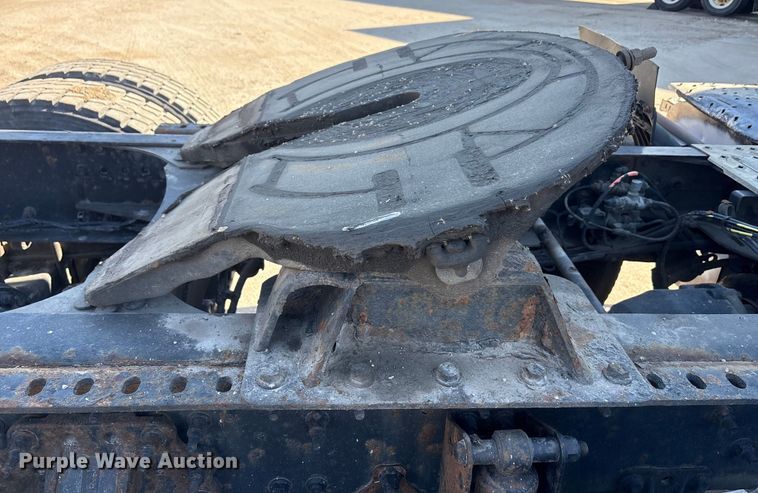 image for item FG1015 2016 Mack CXU613 semi truck