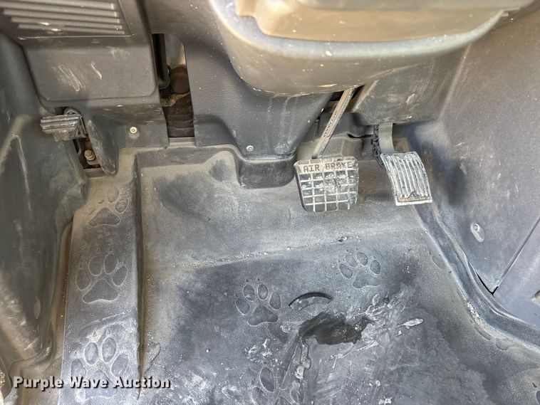 image for item FG1015 2016 Mack CXU613 semi truck