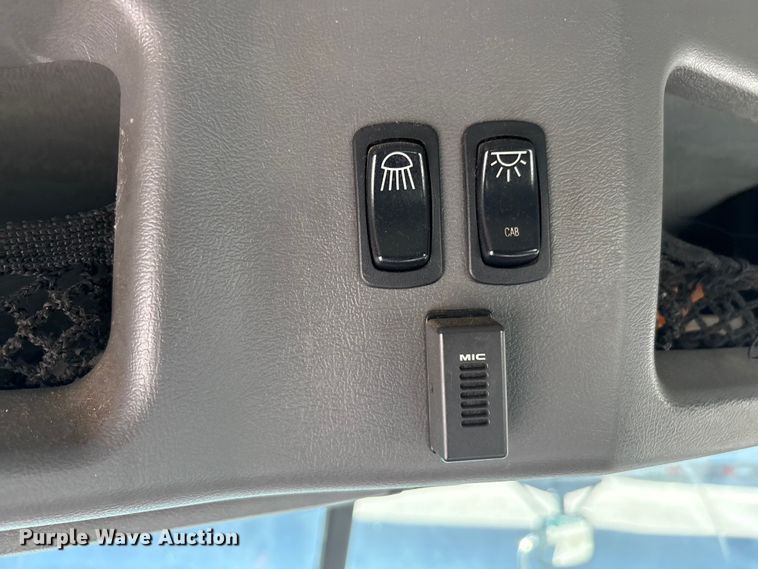 image for item FG1015 2016 Mack CXU613 semi truck