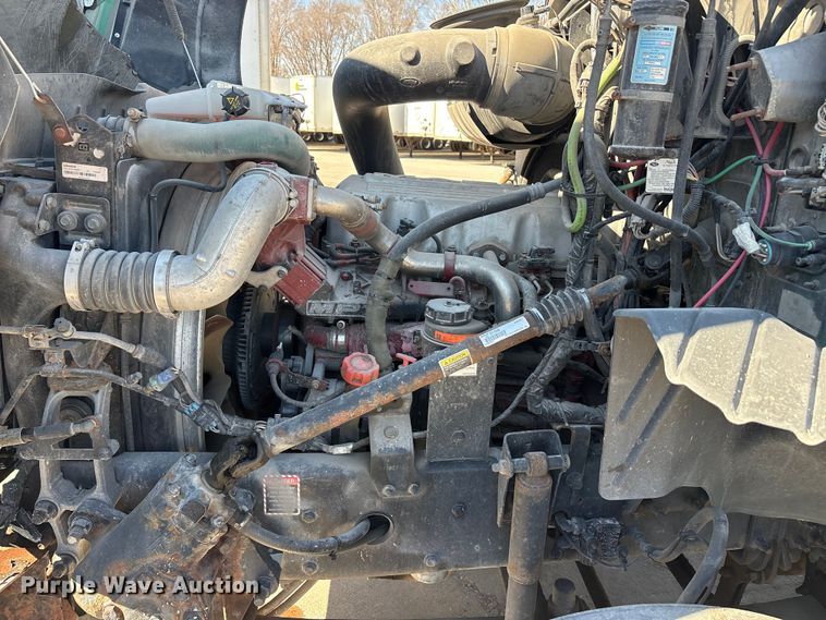 image for item FG1015 2016 Mack CXU613 semi truck