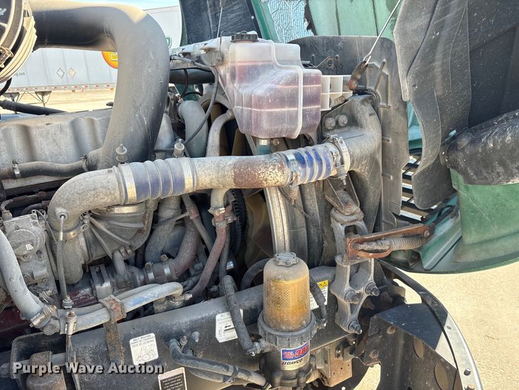 image for item FG1015 2016 Mack CXU613 semi truck