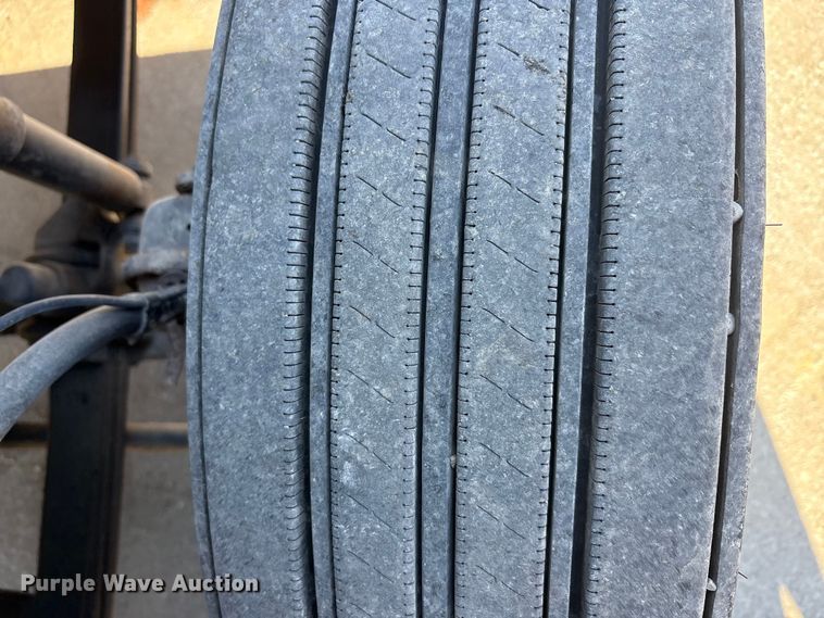 image for item FG1015 2016 Mack CXU613 semi truck