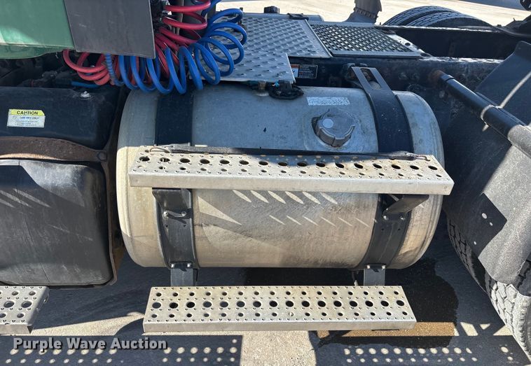 image for item FG1016 2017 Freightliner Cascadia 125 semi truck