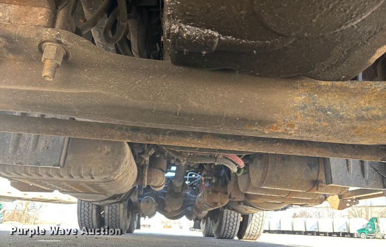 image for item FG1016 2017 Freightliner Cascadia 125 semi truck