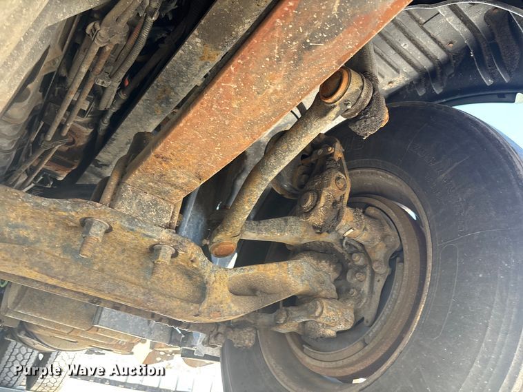 image for item FG1016 2017 Freightliner Cascadia 125 semi truck