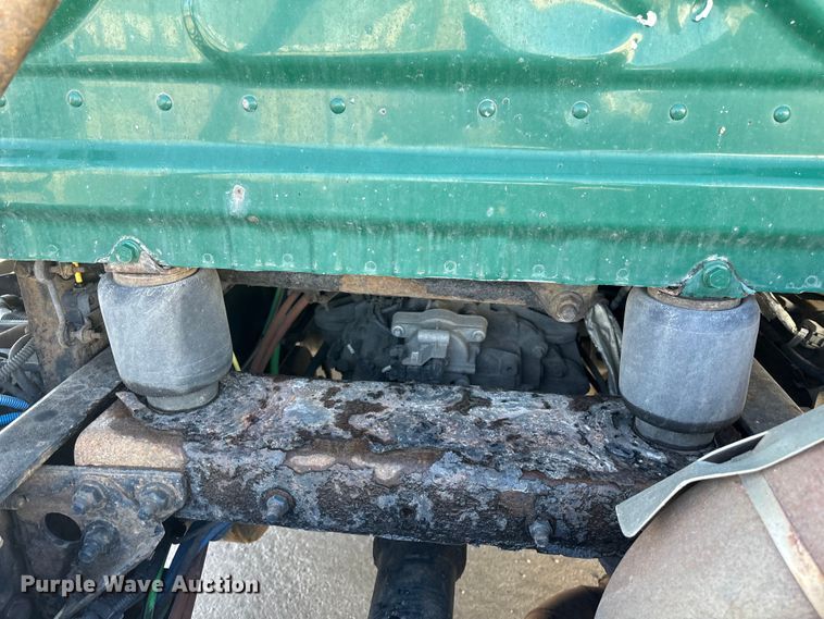 image for item FG1016 2017 Freightliner Cascadia 125 semi truck