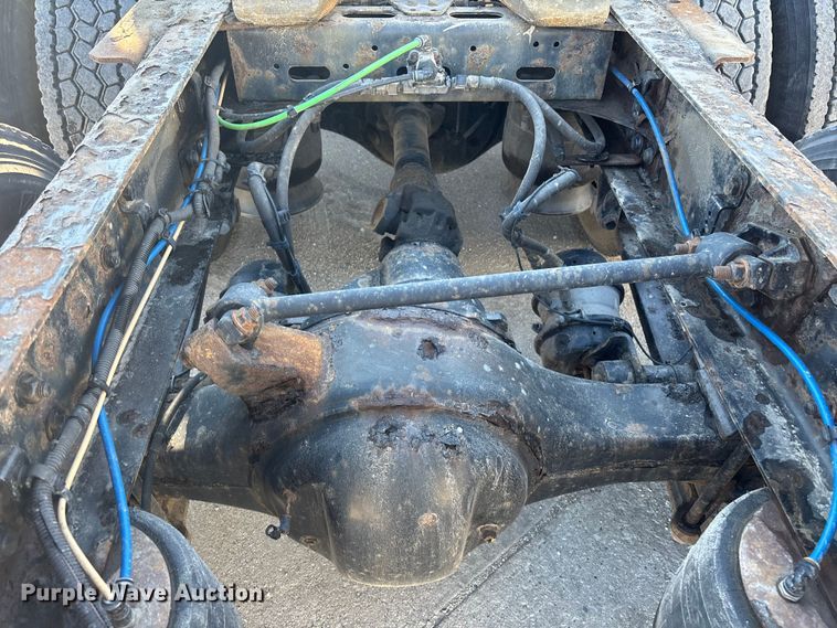 image for item FG1016 2017 Freightliner Cascadia 125 semi truck