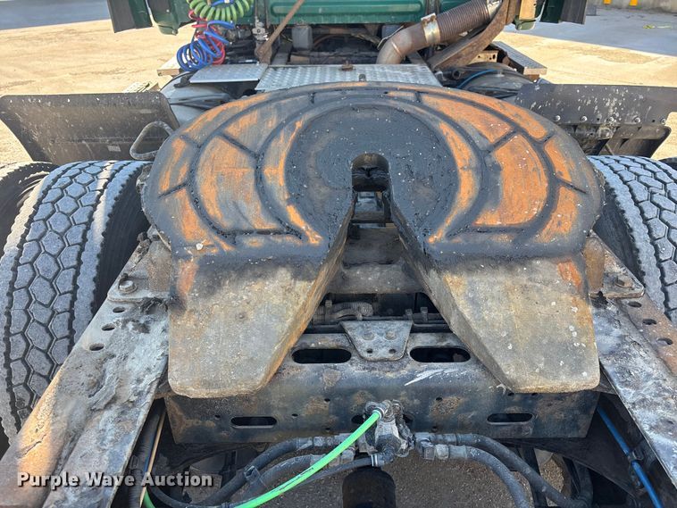 image for item FG1016 2017 Freightliner Cascadia 125 semi truck