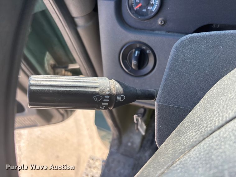 image for item FG1016 2017 Freightliner Cascadia 125 semi truck