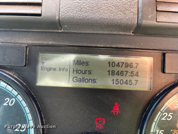 image for item FG1016 2017 Freightliner Cascadia 125 semi truck