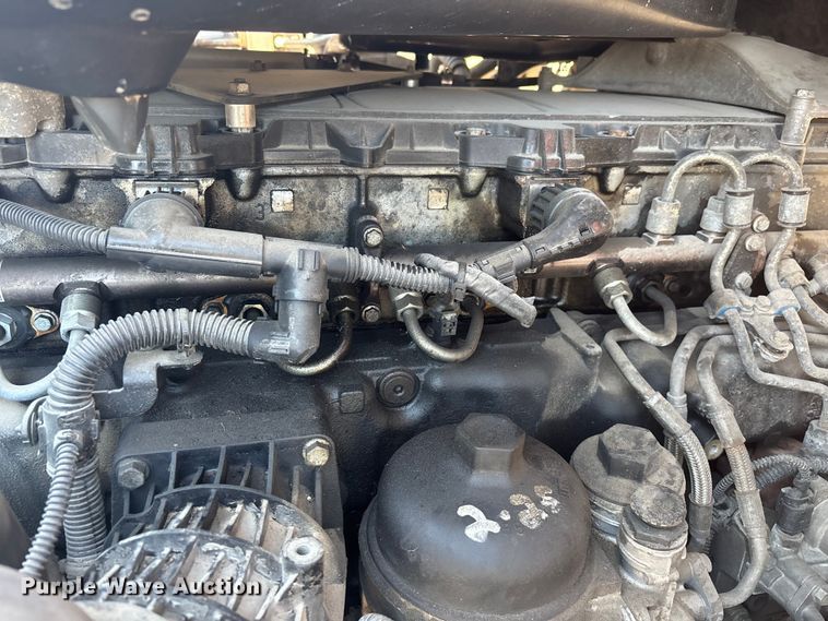 image for item FG1016 2017 Freightliner Cascadia 125 semi truck