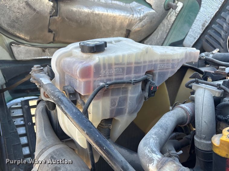 image for item FG1016 2017 Freightliner Cascadia 125 semi truck