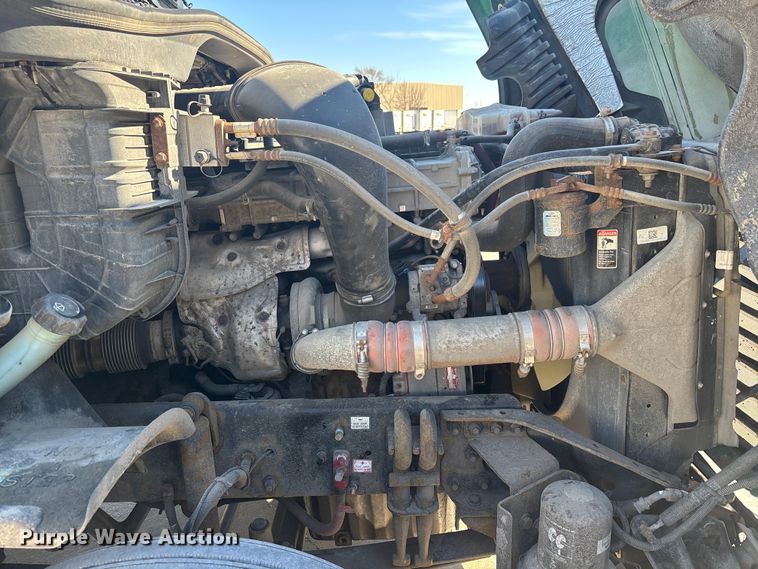 image for item FG1016 2017 Freightliner Cascadia 125 semi truck