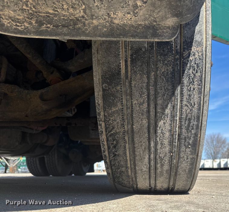 image for item FG1016 2017 Freightliner Cascadia 125 semi truck