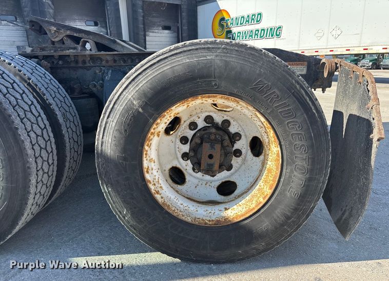 image for item FG1016 2017 Freightliner Cascadia 125 semi truck