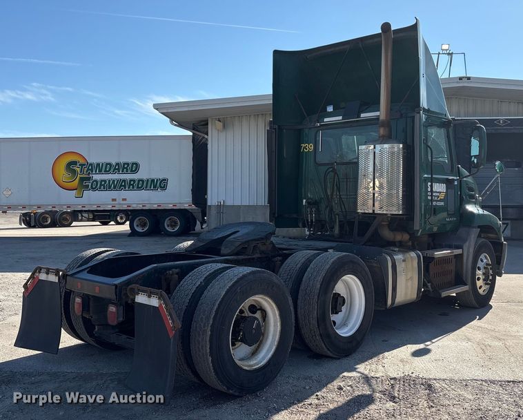 image for item FG1017 2016 Mack CXU613 semi truck