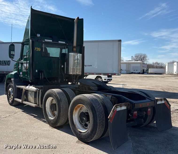 image for item FG1017 2016 Mack CXU613 semi truck