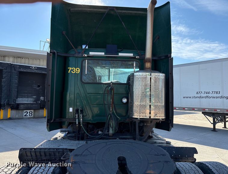 image for item FG1017 2016 Mack CXU613 semi truck