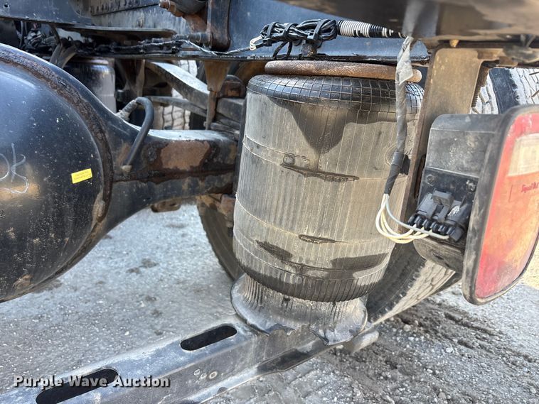 image for item FG1017 2016 Mack CXU613 semi truck