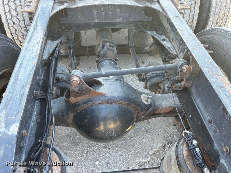 image for item FG1017 2016 Mack CXU613 semi truck