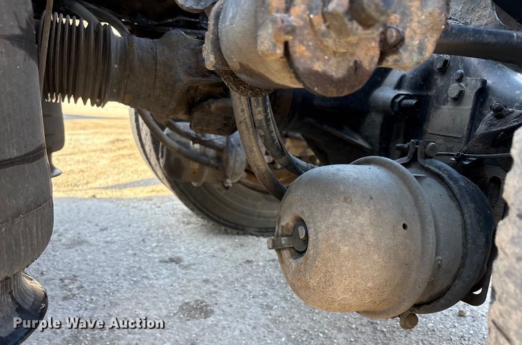 image for item FG1017 2016 Mack CXU613 semi truck