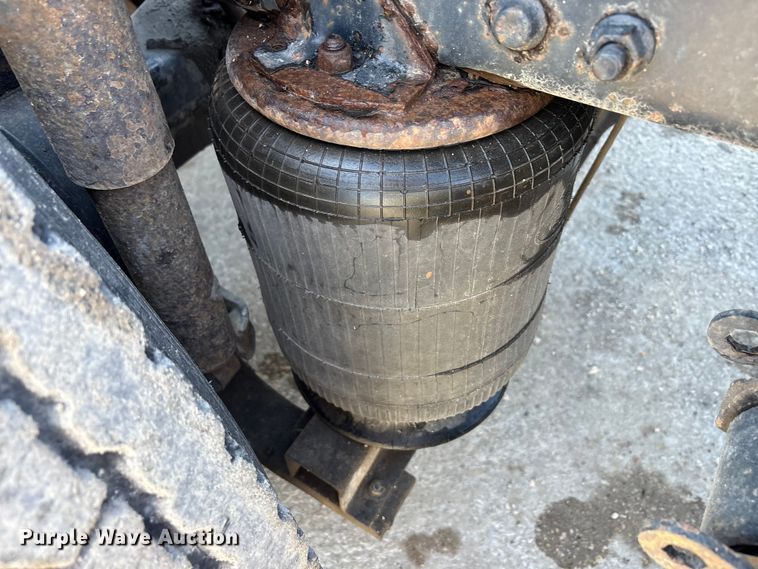 image for item FG1017 2016 Mack CXU613 semi truck