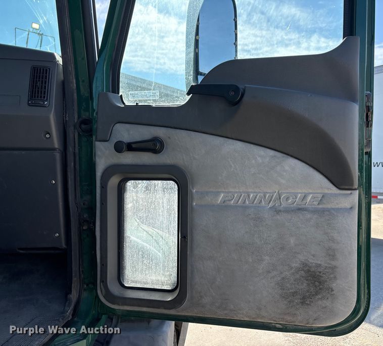 image for item FG1017 2016 Mack CXU613 semi truck