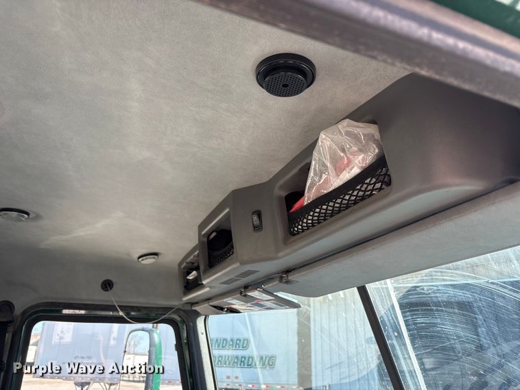 image for item FG1017 2016 Mack CXU613 semi truck