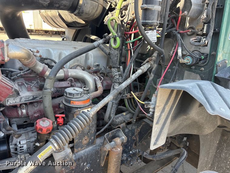 image for item FG1017 2016 Mack CXU613 semi truck