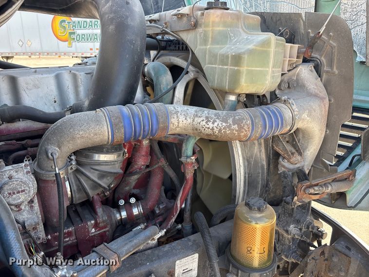 image for item FG1017 2016 Mack CXU613 semi truck