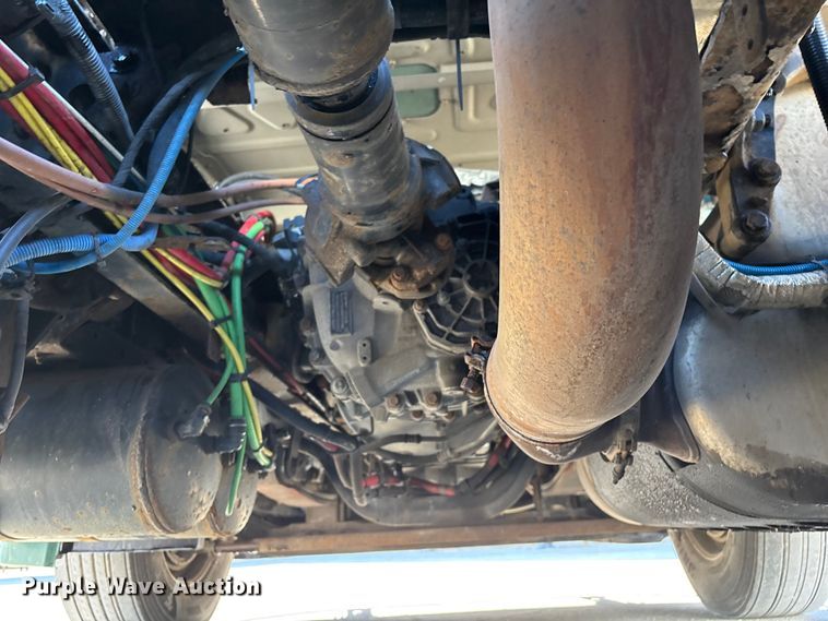 image for item FG1018 2017 Freightliner Cascadia 125 semi truck