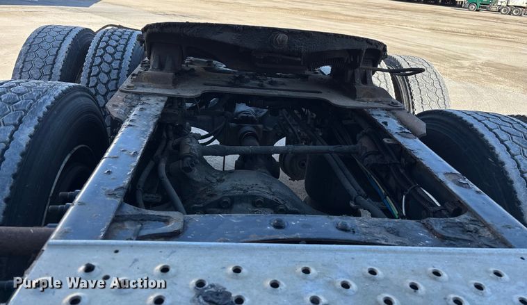 image for item FG1018 2017 Freightliner Cascadia 125 semi truck