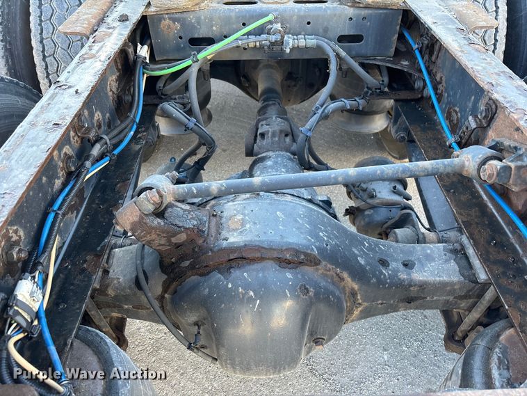 image for item FG1018 2017 Freightliner Cascadia 125 semi truck