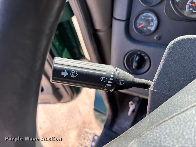 image for item FG1018 2017 Freightliner Cascadia 125 semi truck