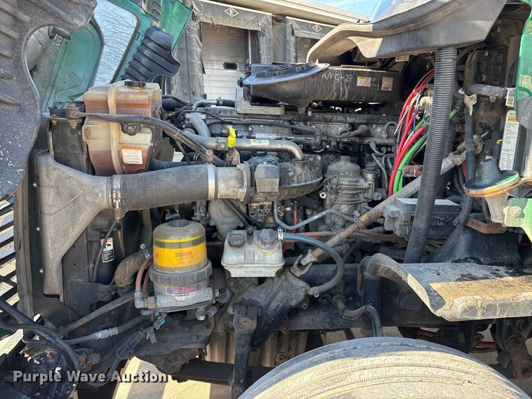 image for item FG1018 2017 Freightliner Cascadia 125 semi truck