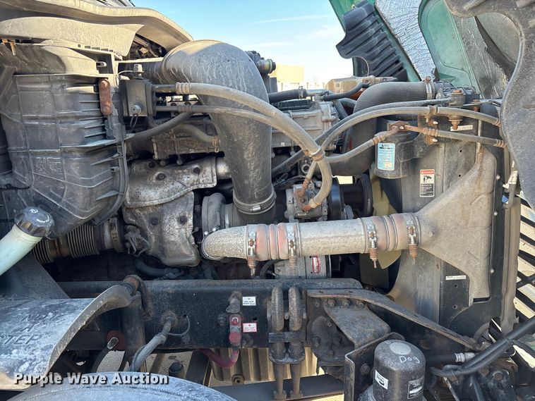 image for item FG1018 2017 Freightliner Cascadia 125 semi truck